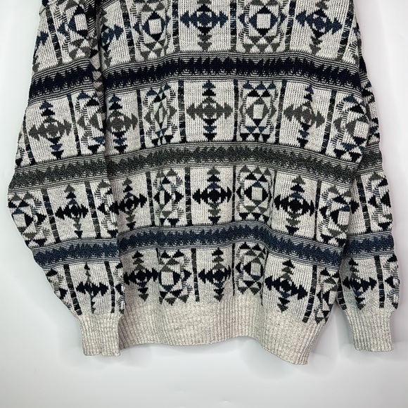 Vintage St. John's Bay Southwestern Crewneck Sweater Size XL - Picture 6 of 7